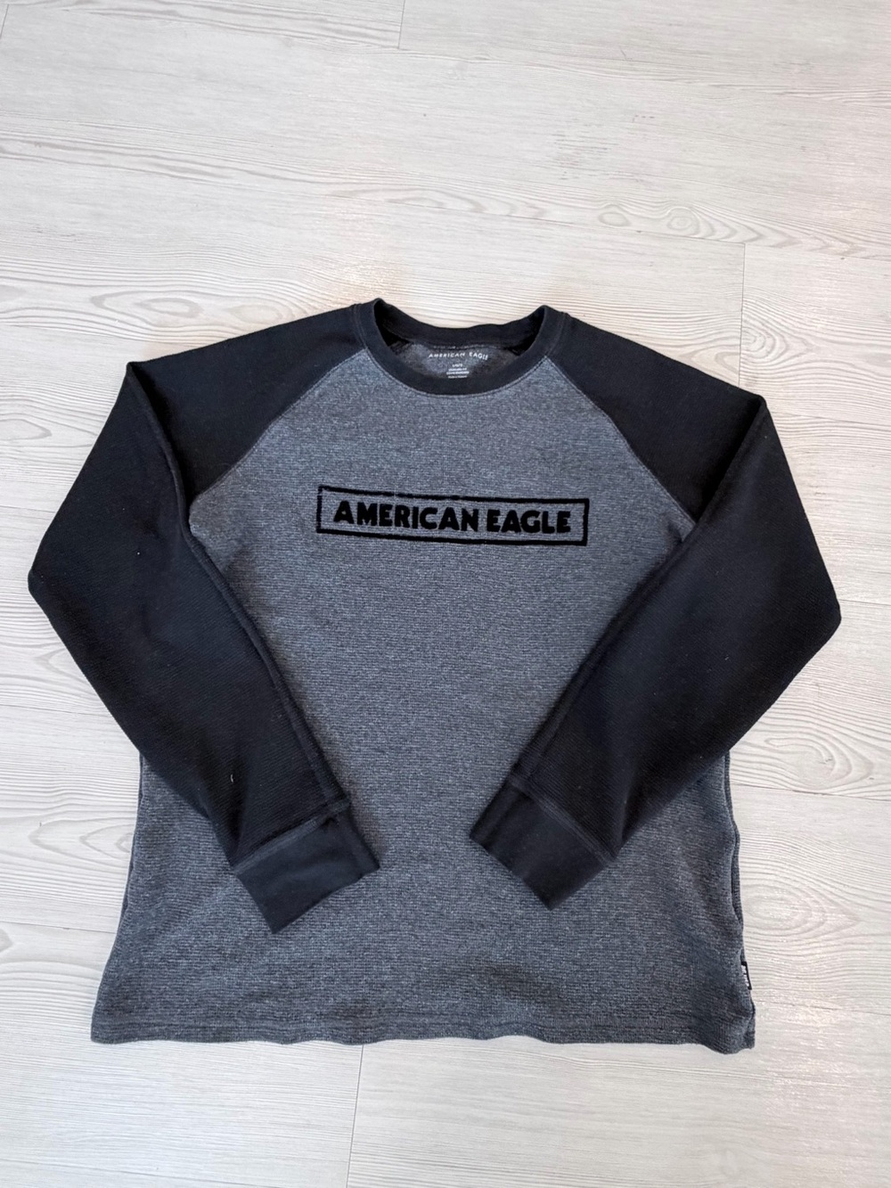 American Eagle Two-Tone Raglan Thermal Sweatshirt - Gray & Black